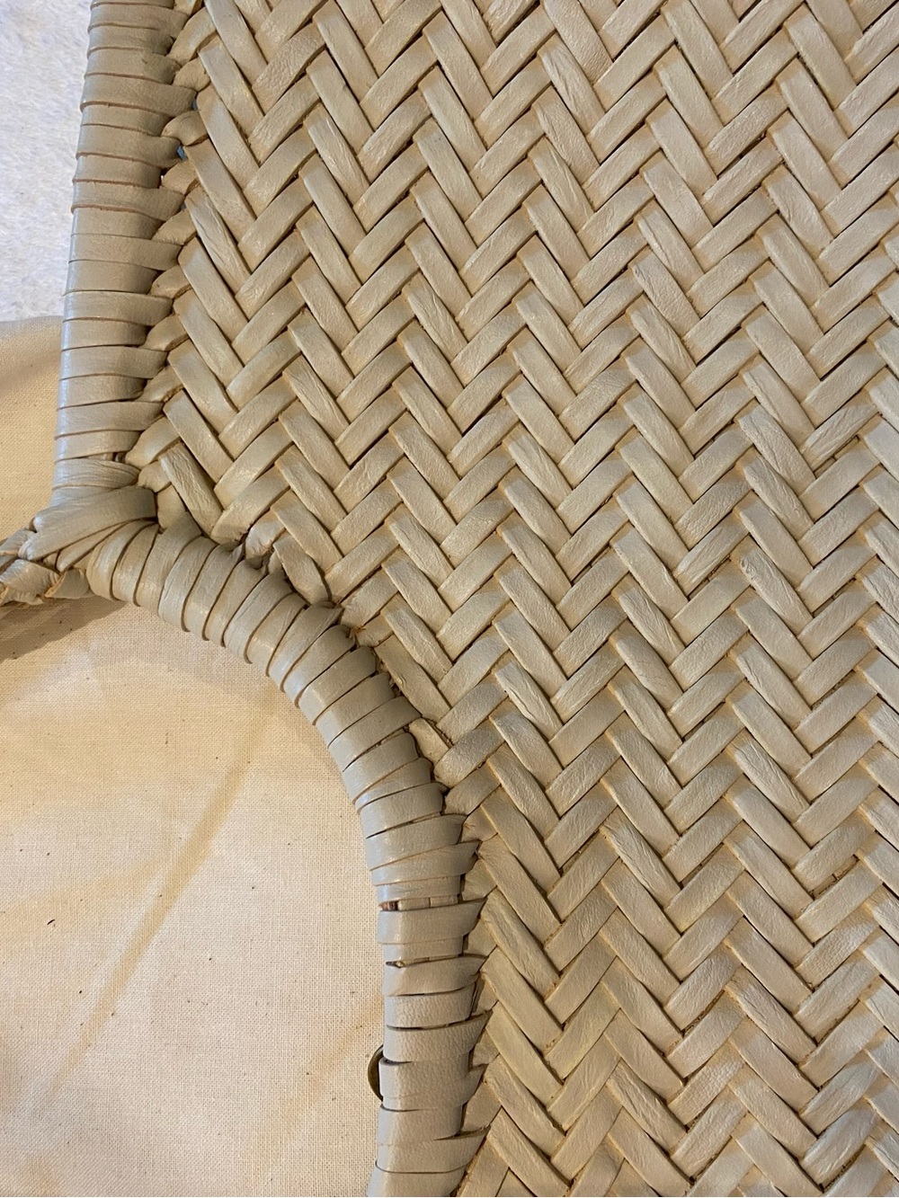 Dragon Diffusion Beige Woven Tote - Picture 6 of 6